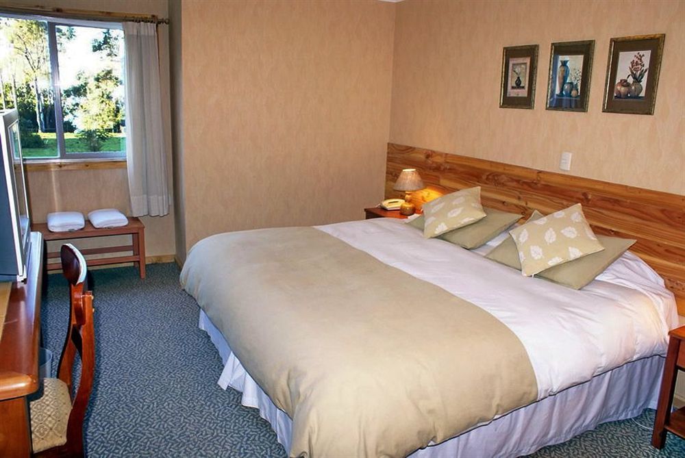 Hotel Borde Lago プエルト・バラス エクステリア 写真