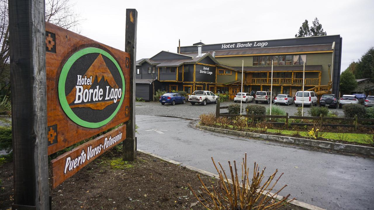 Hotel Borde Lago プエルト・バラス エクステリア 写真